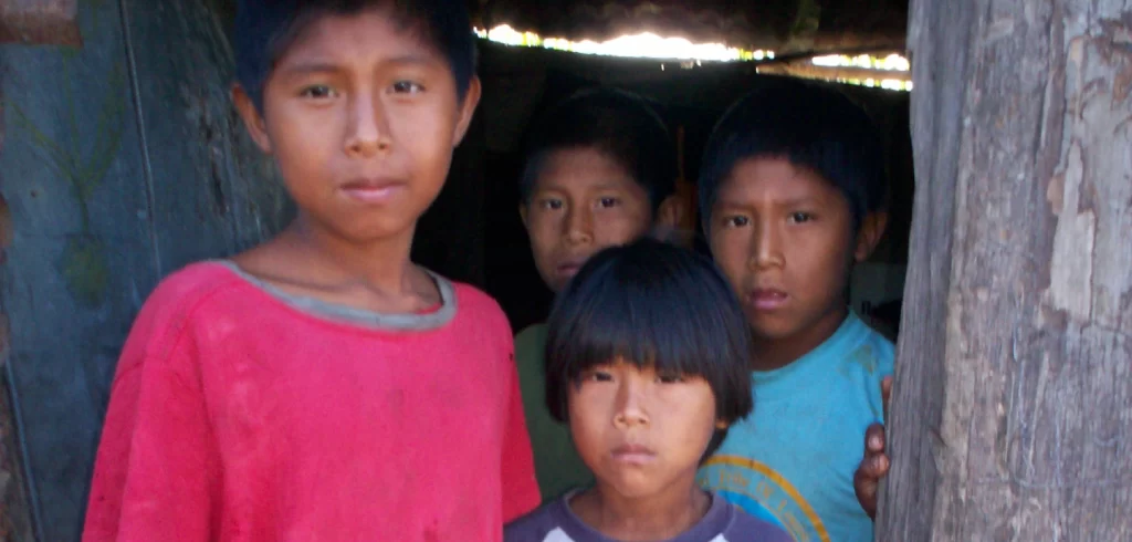 Niños Indigenas pobres en Panamá